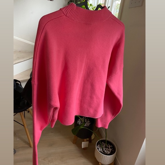 H&M Sweater - Picture 2 of 2